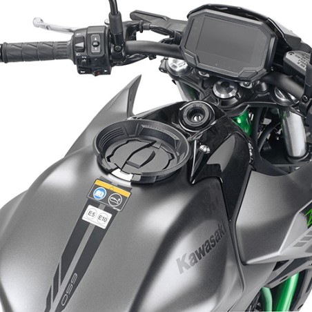 BF81 GIVI FLANGIA PER BORSA SERBATOIO METALLICA TANKLOCK PER KAWASAKI Z650 20-23